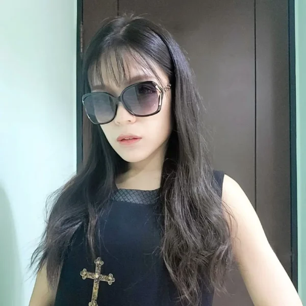 Hd2b9a9b4ef1d496a97eb38ac3d6bec5ch.webp Sterling Lane Sunglasses
